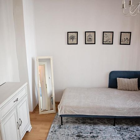 Cozy Modern Apartment In The Old Town - Hlavna Street Košice Exterior foto