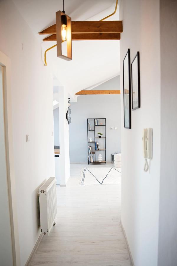 Cozy Modern Apartment In The Old Town - Hlavna Street Košice Exterior foto