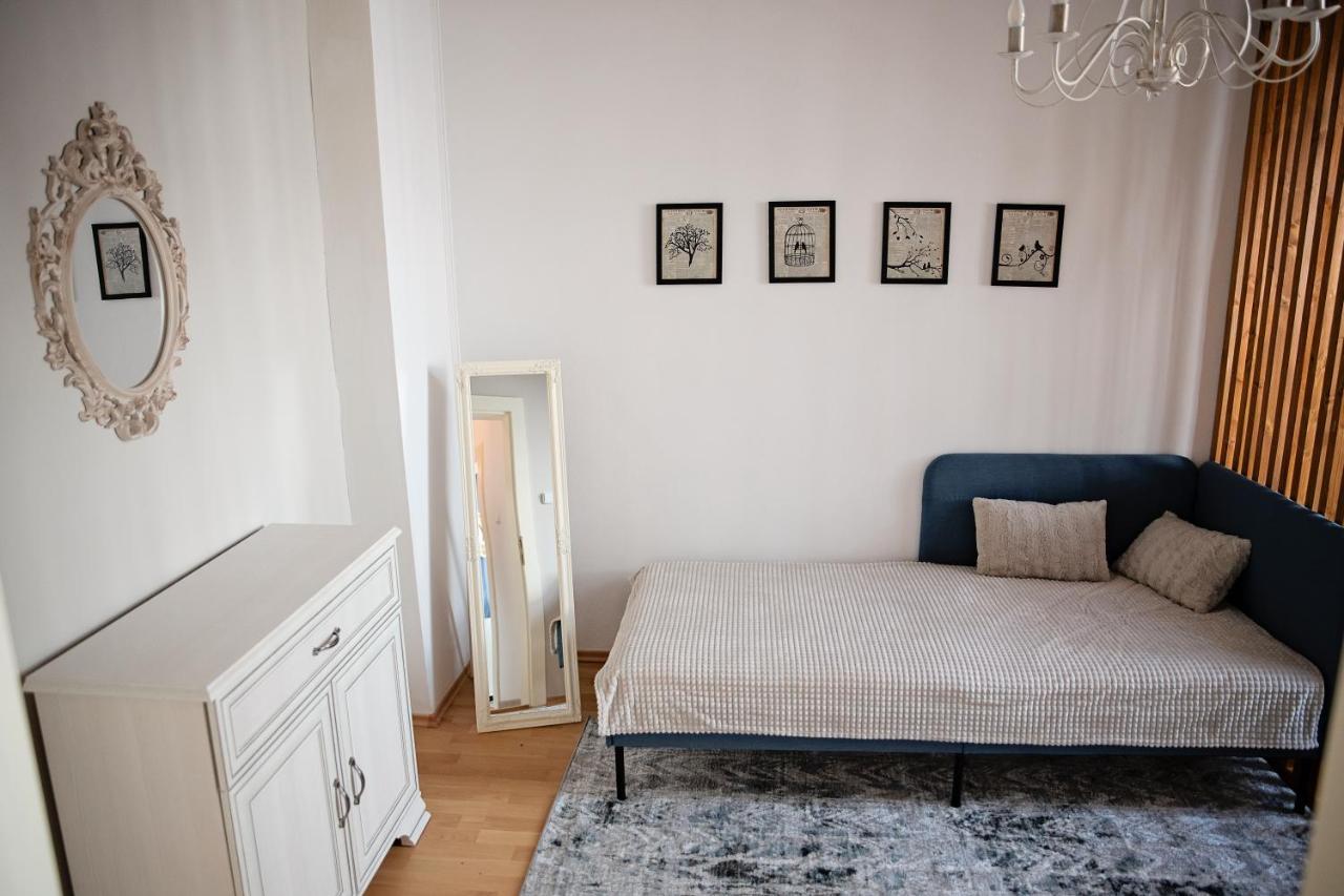 Cozy Modern Apartment In The Old Town - Hlavna Street Košice Exterior foto
