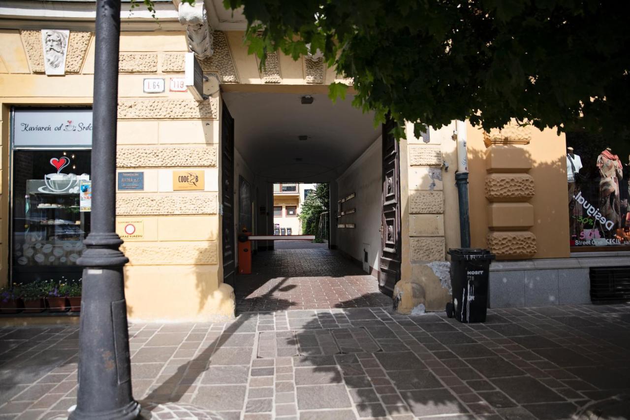 Cozy Modern Apartment In The Old Town - Hlavna Street Košice Exterior foto